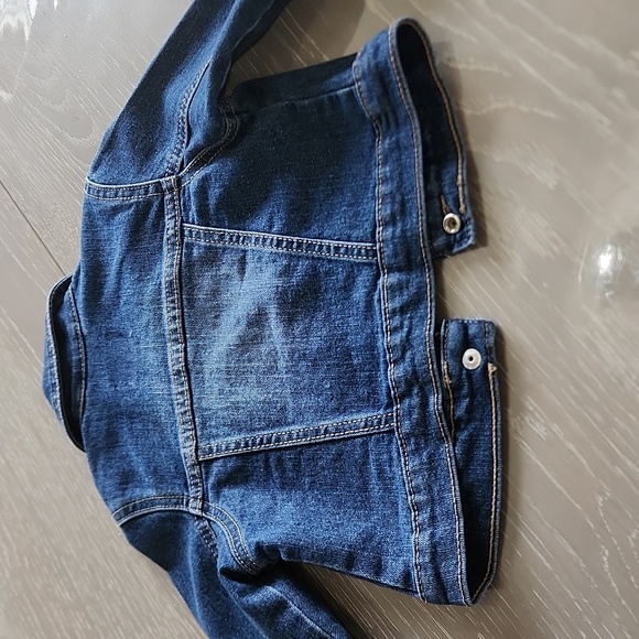 Like new toddler Jean jacket - Picture 7 of 8